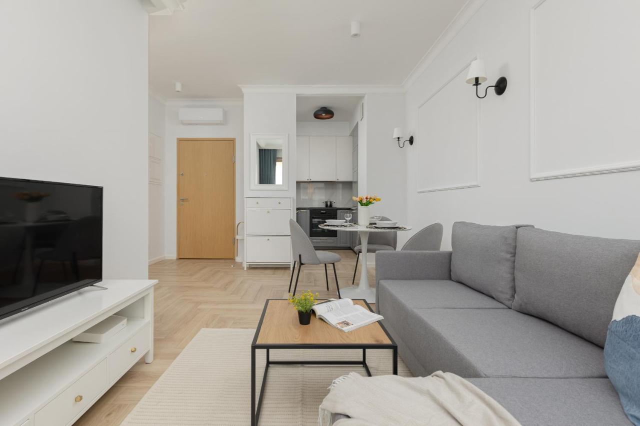 Stylish Apartment Kolejowa & Parking & Balcony By Noclegi Renters Varsóvia Exterior foto
